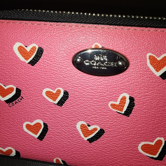 New COACH Ltd. Edition Harley Valentine's Heart Accordion Zip Wallet Pink Hearts - Picture 6 of 10